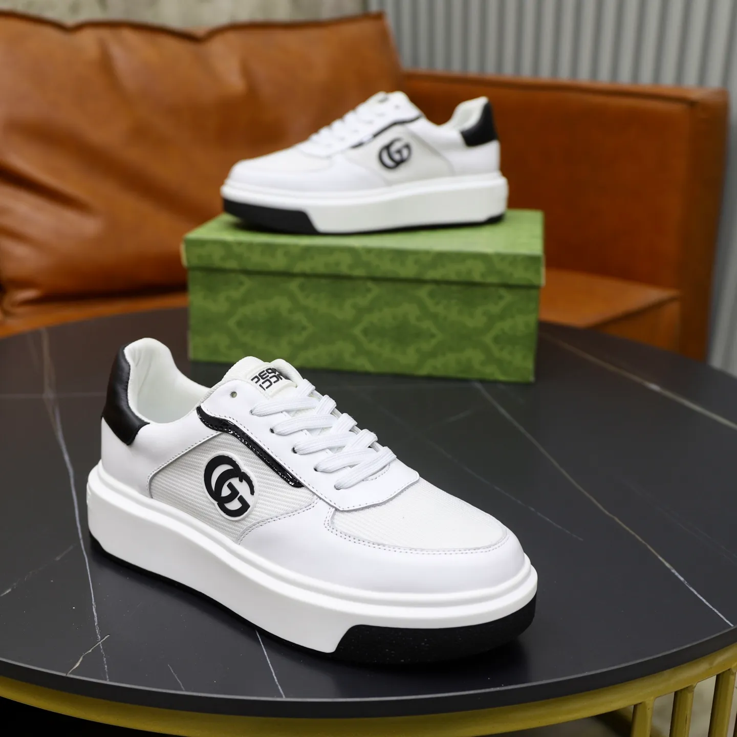 Ex-factory price: 462💰🙅‍♂️🙅‍♂️🙅‍♂️ Brand: GUCCI Standard code: 38-44 (45 customized) Grade: Same as the official website Material: Original material splicing Comfortable and breathable lining Lightweight and wear-resistant sports outsole Style category: Men's fashionable casual shoes Running sneakers Distinguished luxury brand elements Top luxury Color: actual picture color